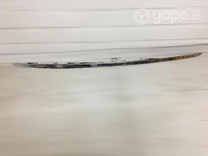 Bisel cromado de parachoque tras great wall voleex