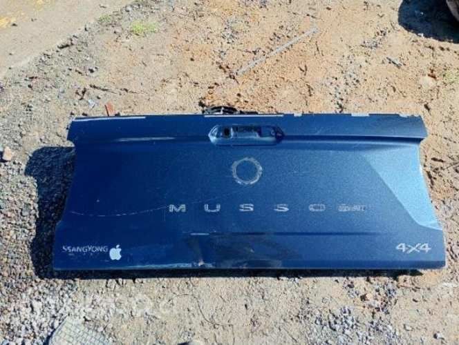 Portalon Ssangyong Musso Original min detalle