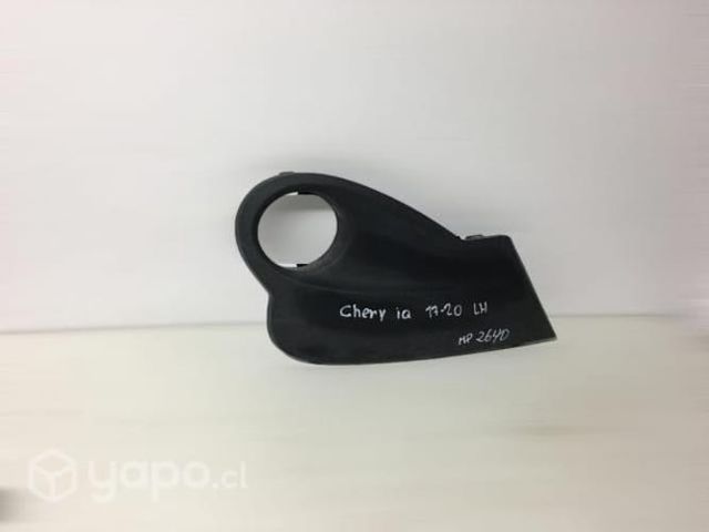 Tapa de neblinero lh chery iq 2017-2020