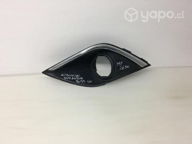 Tapa de neblinero lh mitsubishi outlander 2016-202