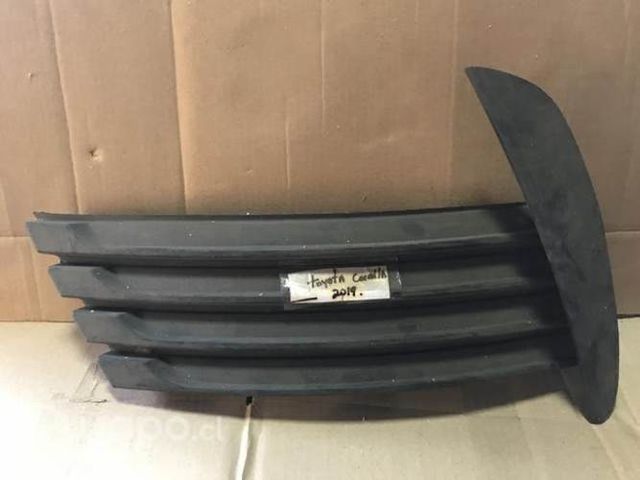 Tapa neblinero Toyota Corolla