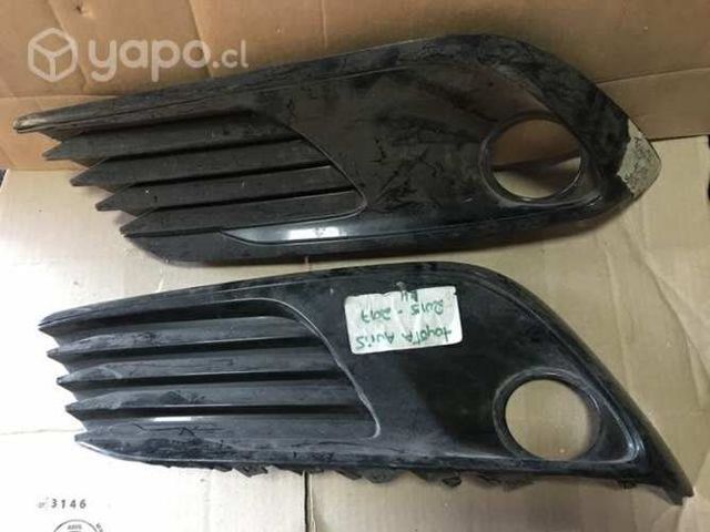 Tapa neblinero Toyota auris