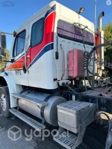 2013 FREIGHTLINER M2 motor mercedes 460hp