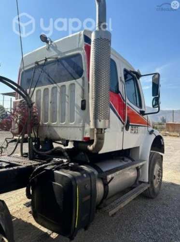 2013 FREIGHTLINER M2 motor mercedes 460hp