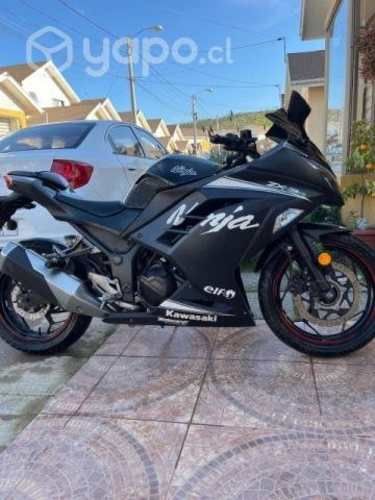 Kawasaki ninja 300 año 2015