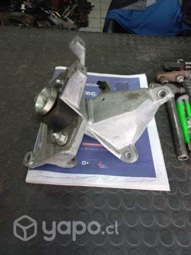 Soporte de caja Nissan versa 2017