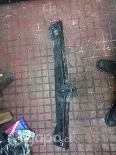 Travesaño delantero Toyota rav4 2013