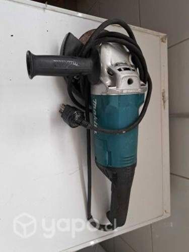Esmeril Makita 7&quot; ga7060