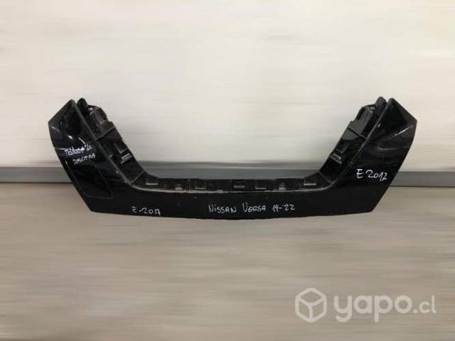 Moldura de mascara nissan versa 2019-2022