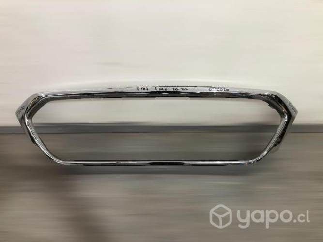 Bisel de mascara fiat toro 2020-2022