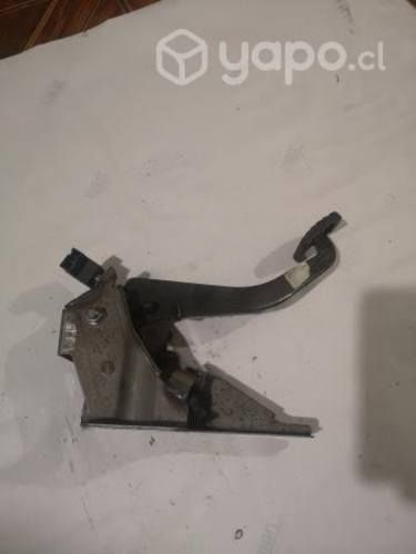 Pedal de freno kia rio 5 2015