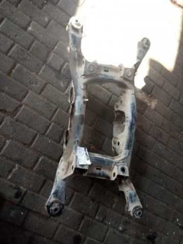 Cuna trasera sub chasis (SGN500) Grand Nomade