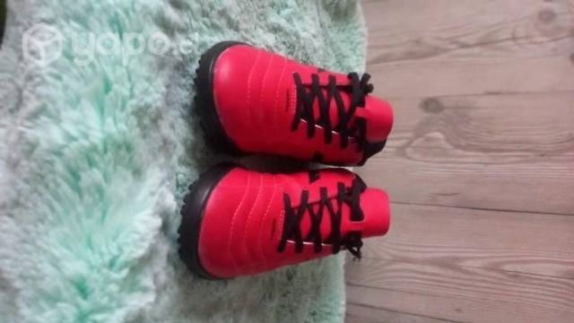 Zapatillas baby fútbol número 38 nuevas