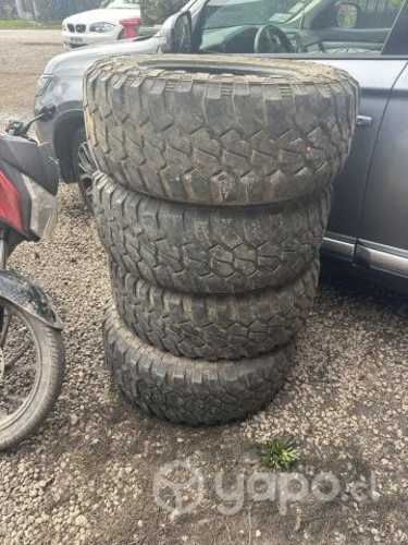 4 neumáticos a/t buen estado aro 17