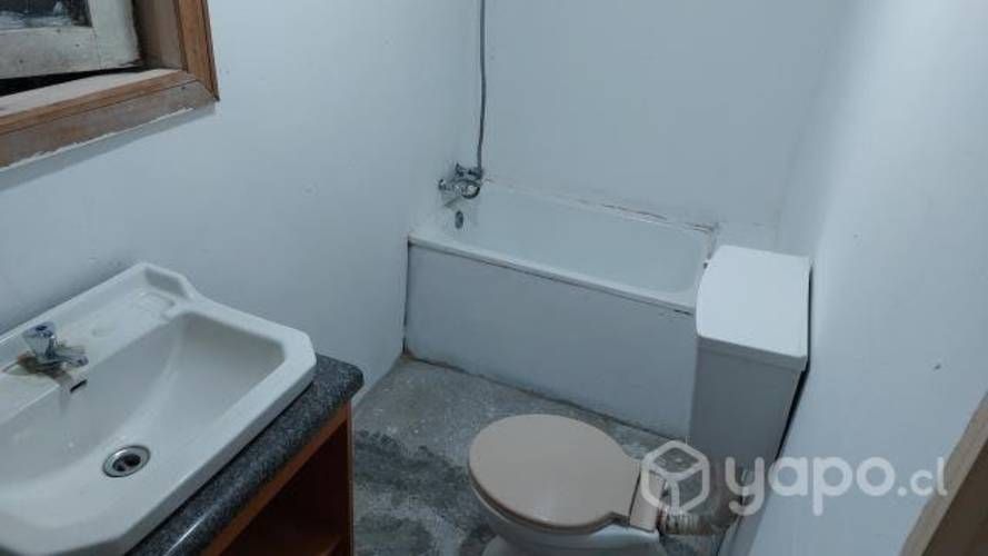 Arriendo Casa en interior de sitio