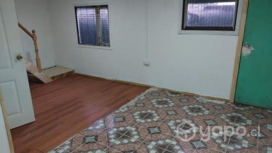 Arriendo Casa en interior de sitio