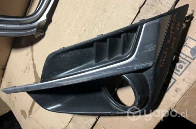 Tapa neblinero subaru impreza