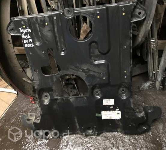 Cubre motor Toyota rush