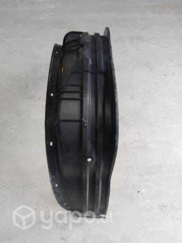 Guardafango trasero derecho Toyota Hilux 2023