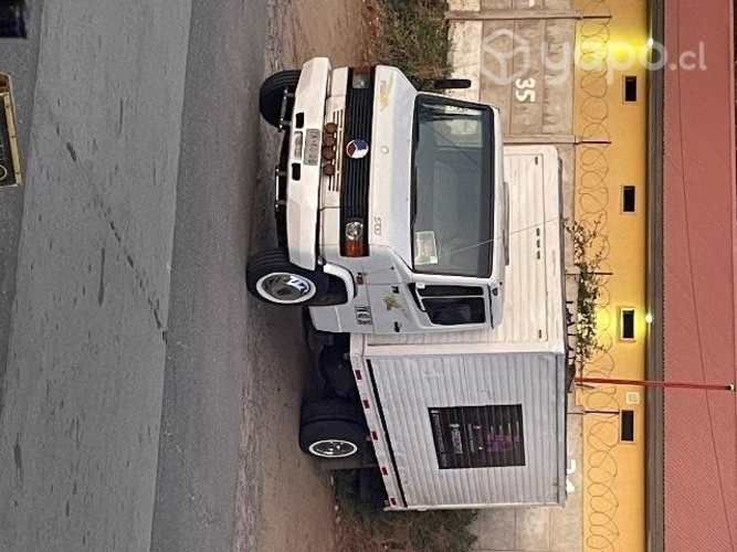 Camión mercedes Benz 711 plus 2005