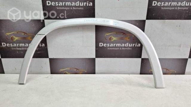 Moldura tapabarro Traverse 2017 a 2021 delantera L