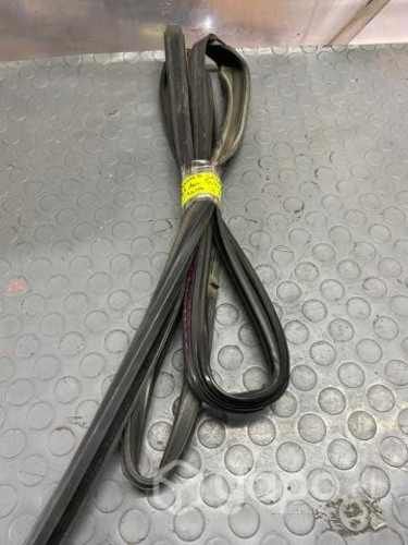 Goma contorno vidrio puerta del der Gran Vitara