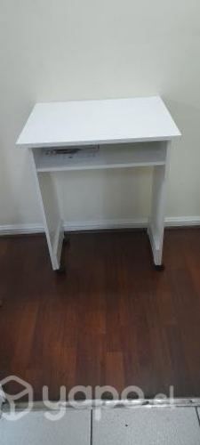 Escritorio con ruedas