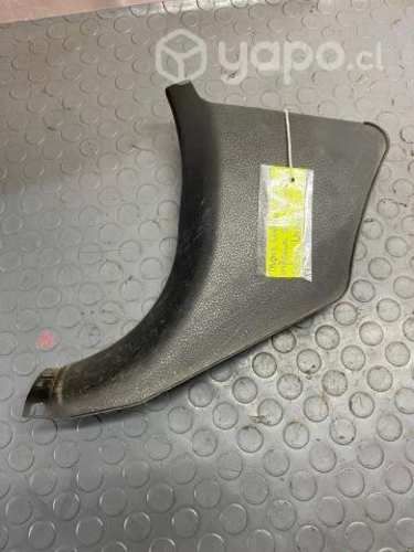 Tapiz cubre pilar inferior delant izq Gran Vitara