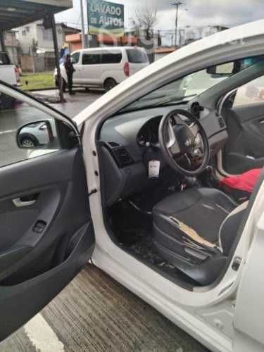 Vendo auto  HYUNDAI EON 2013