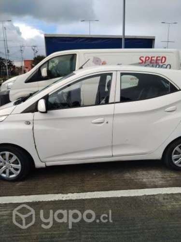 Vendo auto  HYUNDAI EON 2013