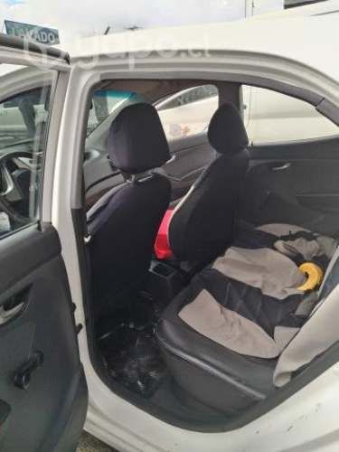 Vendo auto  HYUNDAI EON 2013