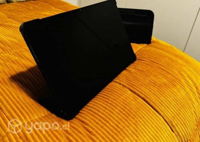 Tablet Samsung Galaxy S8 con teclado