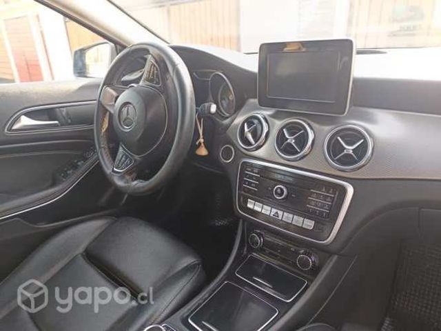 Mercedes Benz GLA200D 2017
