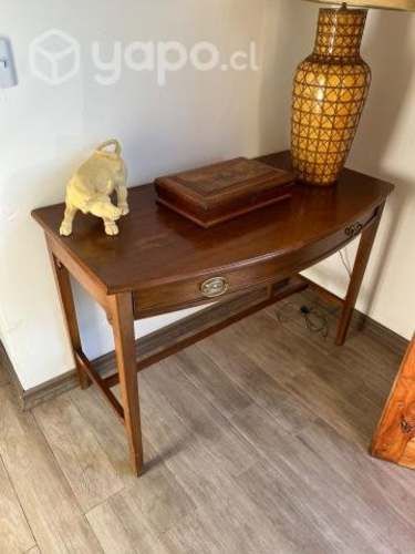 Mesa de Arrimo de primera mitad del siglo XIX