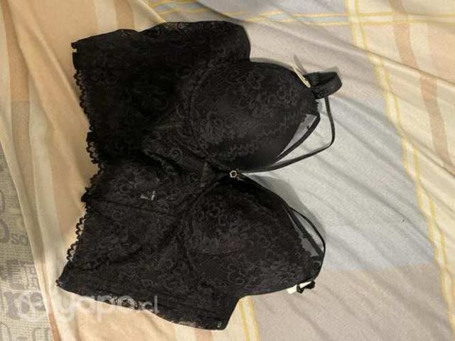 Peto nuevo negro con encaje