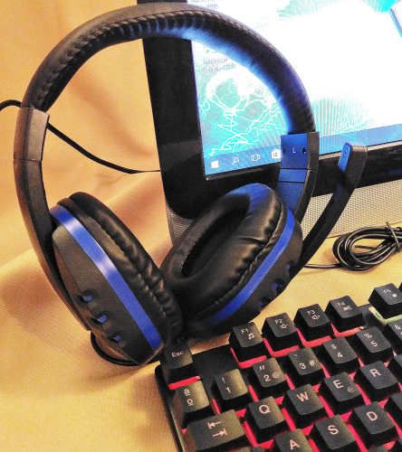 COMPUTADOR FULL ALL ONLY WAN "LENOVO" i5 RAM 8 GB, MONITOR 20"PARLANTES CAMARA WEB SSD TECLADO