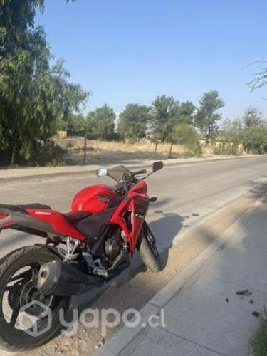 Honda cbr250r año  km