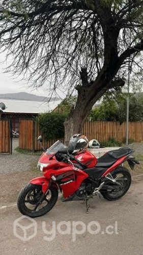Honda cbr250r año  km