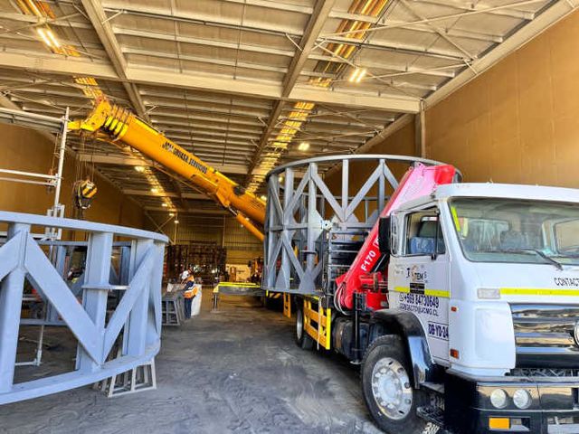 Arriendo de gruas horquillas y camiones plumas