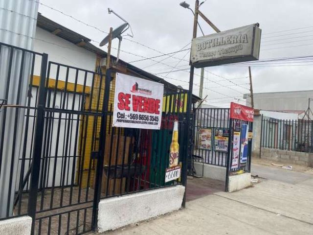 Se vende Casa con Botillería, Patente