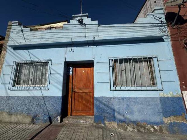 SE VENDE CASA EN CALLE CARACOLES SECTOR CENTRO
