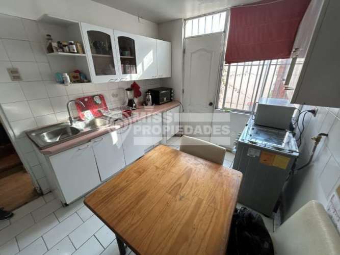 SE VENDE CASA EN CALLE SANTA BARBARA SECTOR SUR