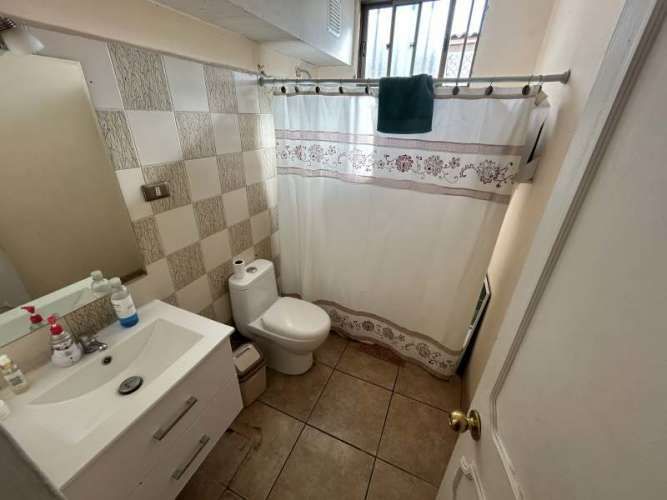 SE VENDE CASA EN CALLE SANTA BARBARA SECTOR SUR