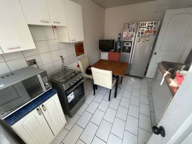 SE VENDE CASA EN CALLE SANTA BARBARA SECTOR SUR