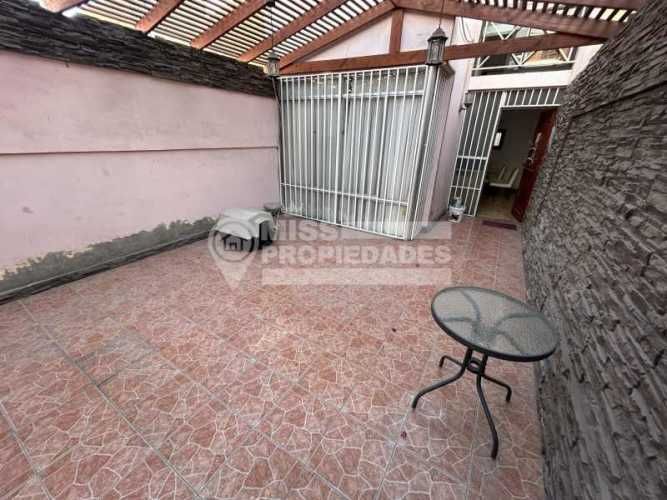 SE VENDE CASA EN CALLE SANTA BARBARA SECTOR SUR