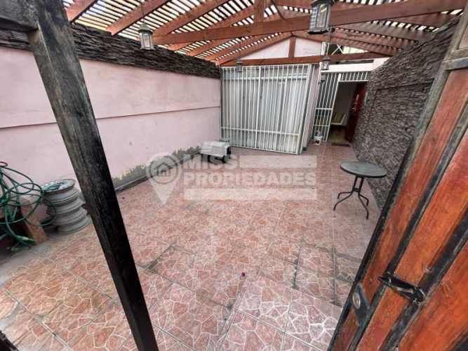 SE VENDE CASA EN CALLE SANTA BARBARA SECTOR SUR