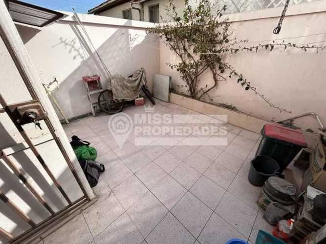 SE VENDE CASA EN CALLE SANTA BARBARA SECTOR SUR