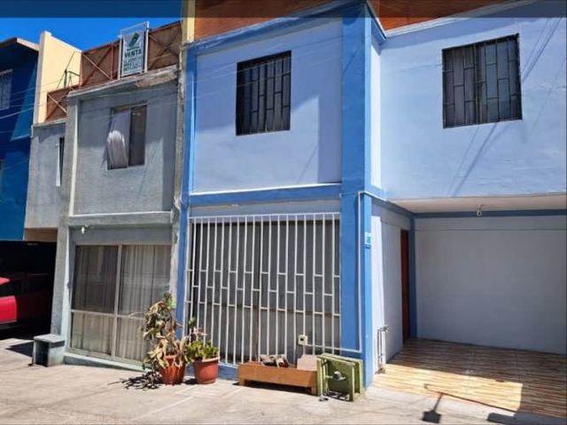 SE VENDE CASA CENTRAL EN CALLE COVADONGA NUEVA