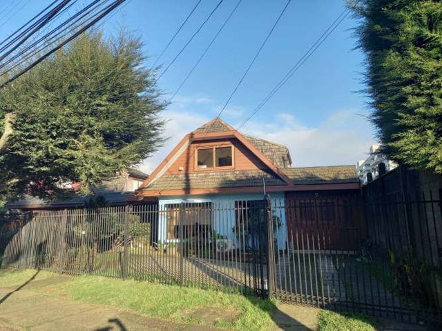Casa independiente a la venta con cabaña arrendada – Villa del Rey - Valdivia