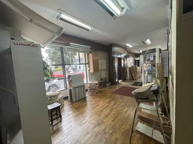 Local SE VENDE AMPLIO LOCAL COMERCIAL